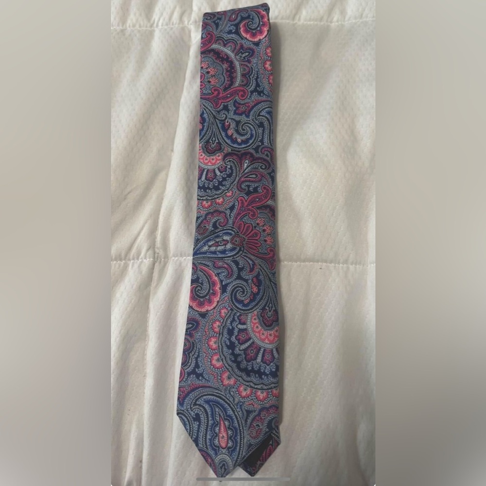 Paisley tie